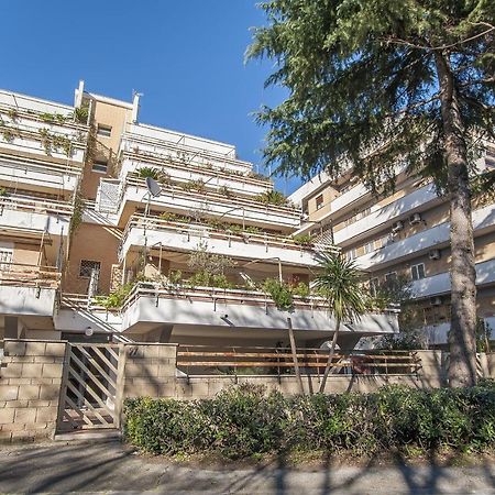 Eur Luminous And Large Family Terrace Apartment Rome Luaran gambar
